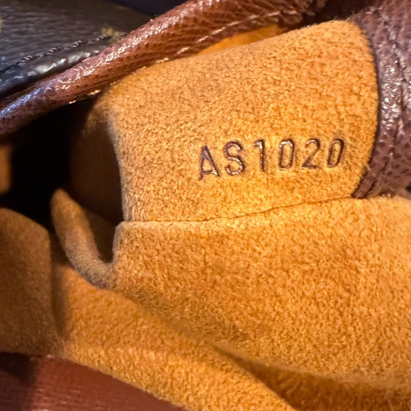 Authentic Louis Vuitton Musette Salsa Short Shoulder Bag - Picture 10 of 12